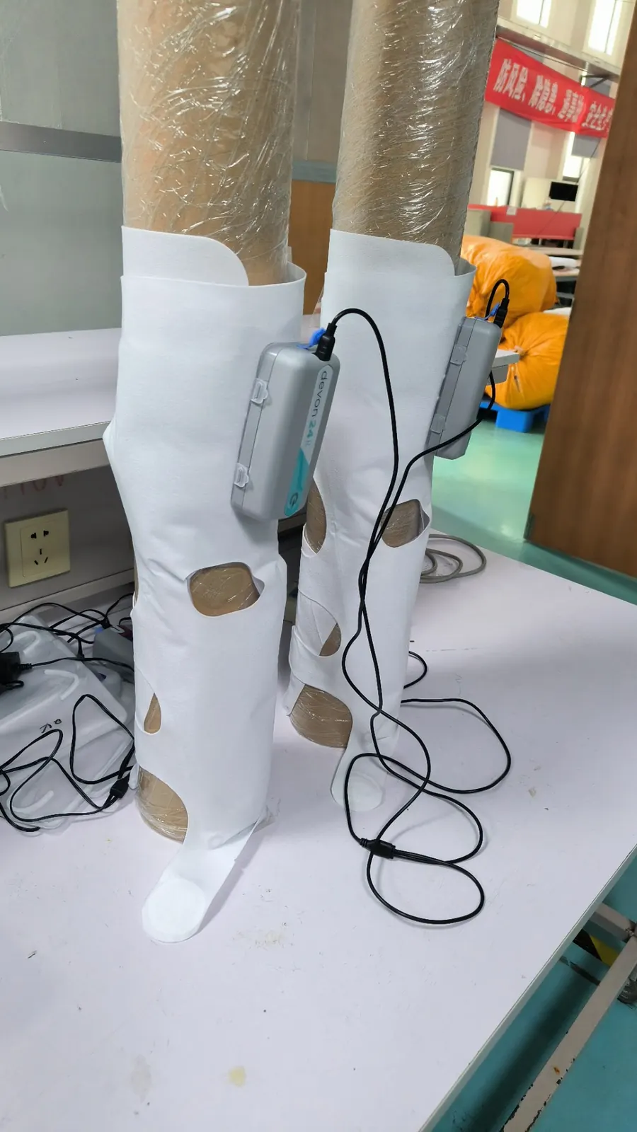 Devon24R production-line assembly and quality-control photo at HuanYu Health