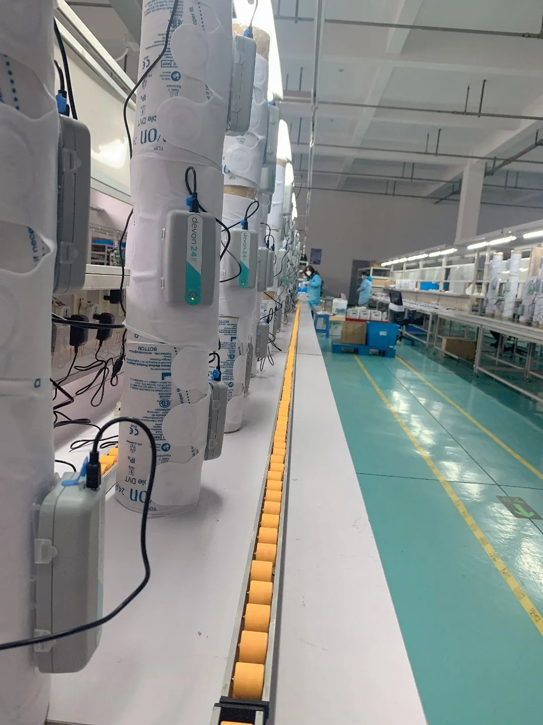 Devon24R production-line assembly and quality-control photo at HuanYu Health